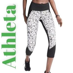 ATHLETA Stealth TruCool Black & White Capri Leggings,‎ Size Small